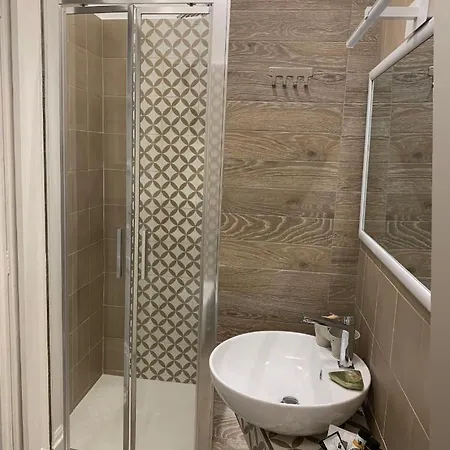 فندق مبيت وإفطار Serghouse نابولي